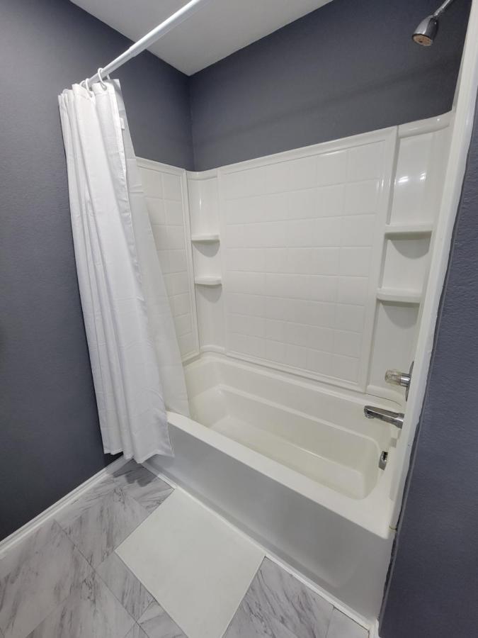Nice & Cozy Bedroom At Gp'S グランドプレーリー エクステリア 写真